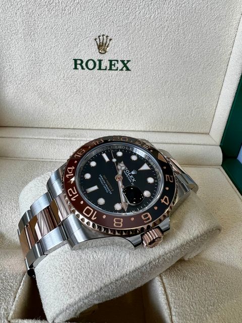 Rolex GMT Master II 126711 CHNR Image 2